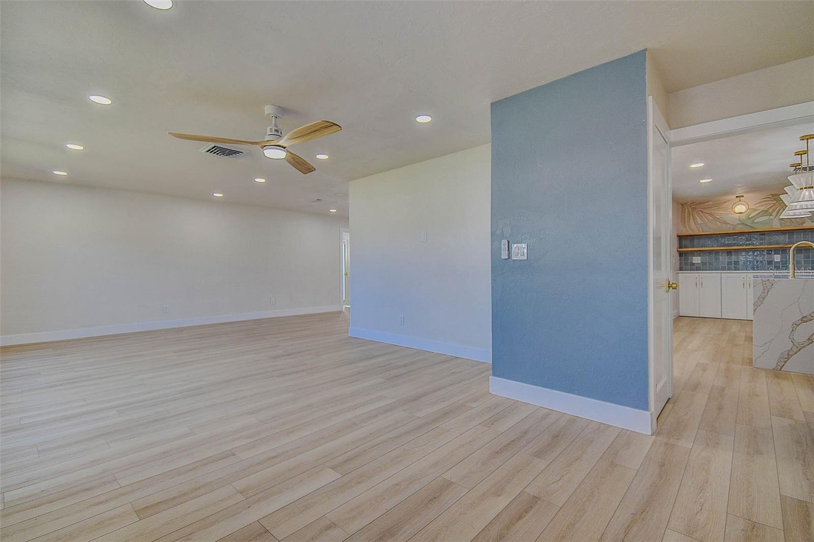 Image 15 of 44 For 4568 40th Street S
