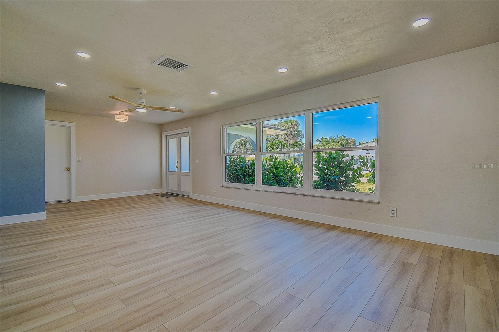 Image 19 of 44 For 4568 40th Street S