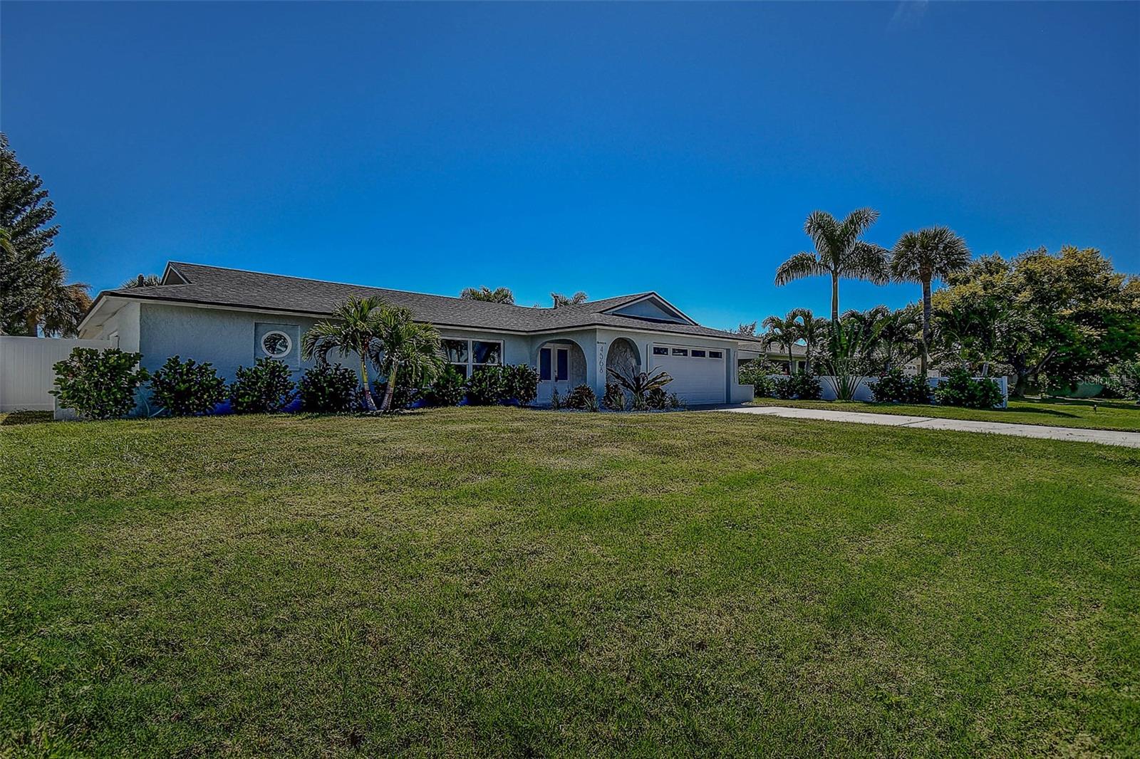 Image 4 of 44 For 4568 40th Street S