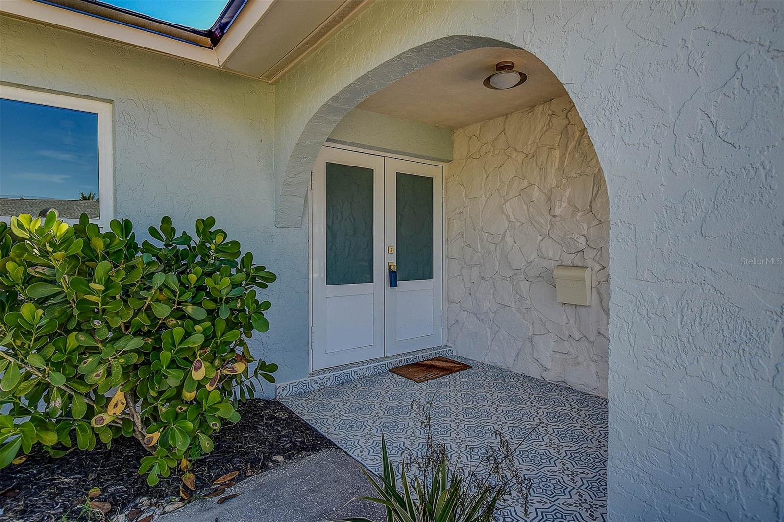 Image 5 of 44 For 4568 40th Street S