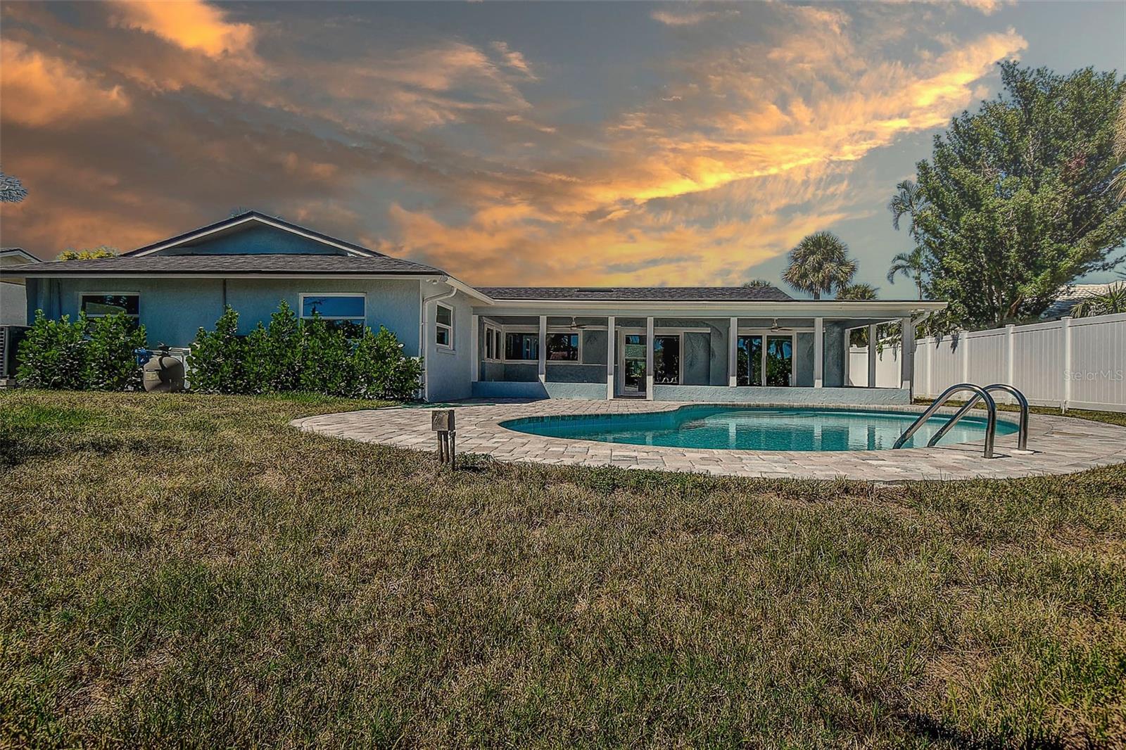 Image 8 of 44 For 4568 40th Street S