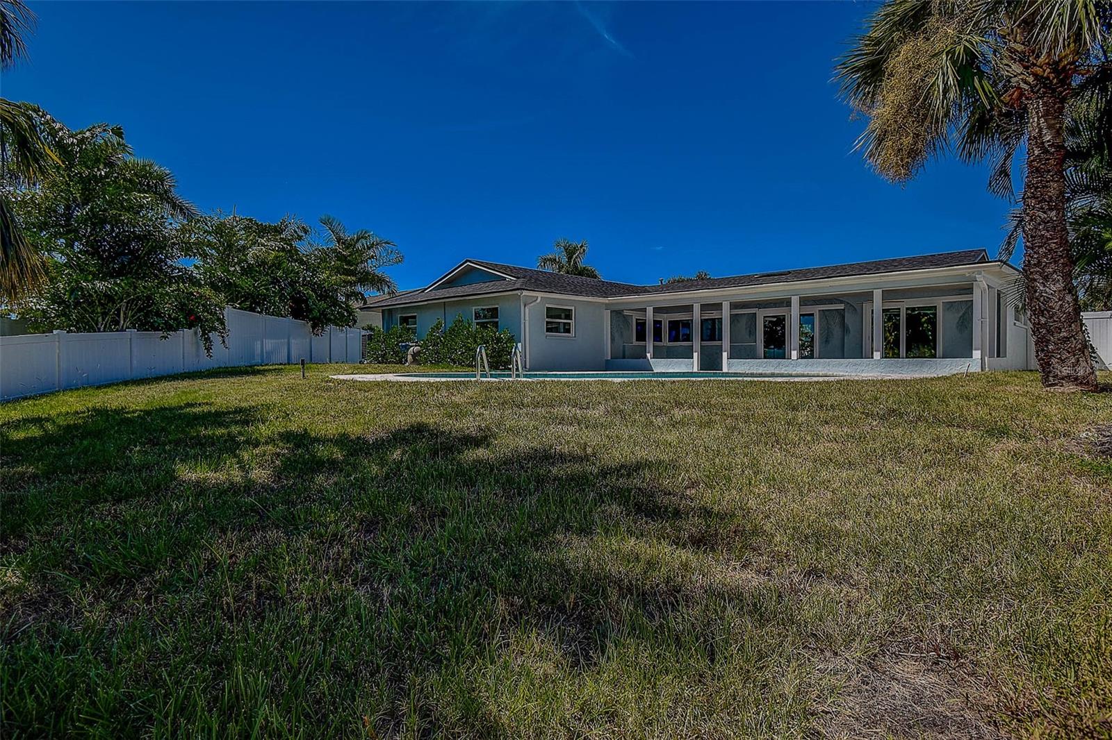 Image 9 of 44 For 4568 40th Street S