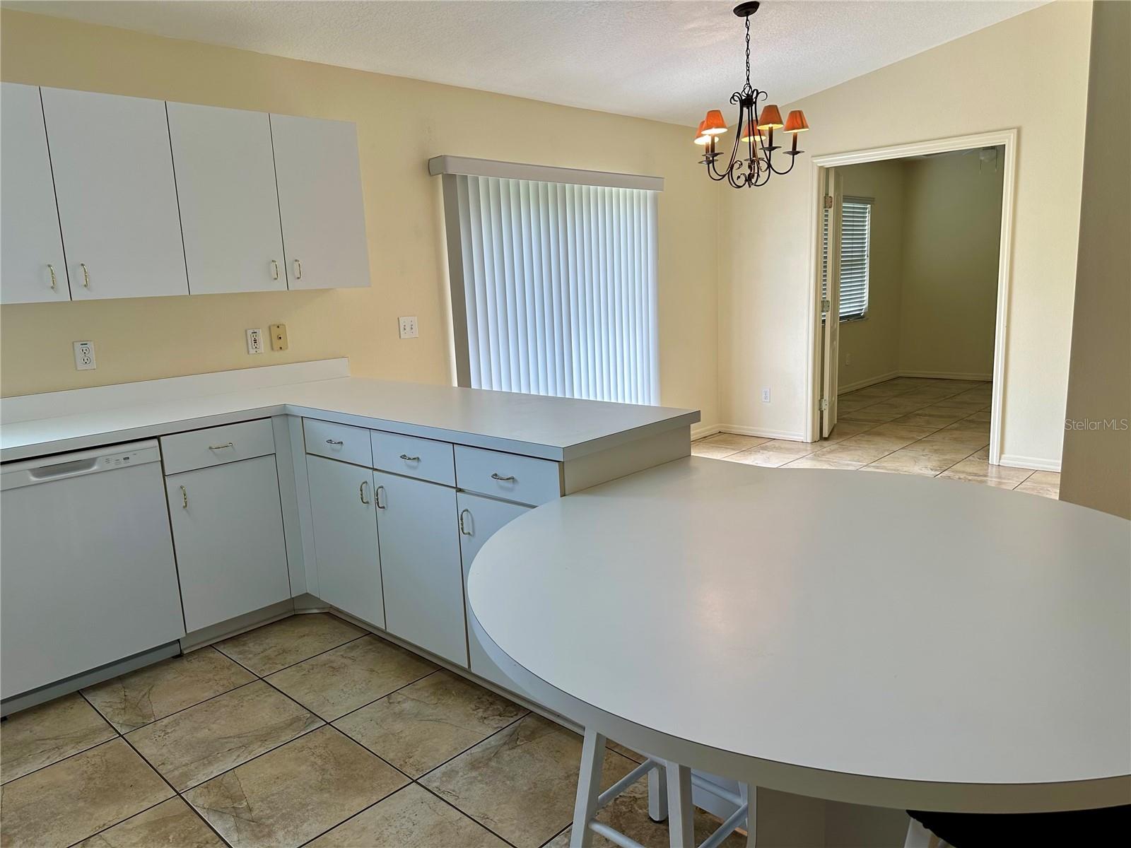 Listing photo id 11 for 4416 Redcoat Drive