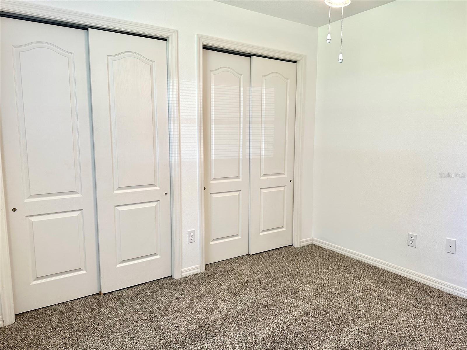 Listing photo id 15 for 4416 Redcoat Drive