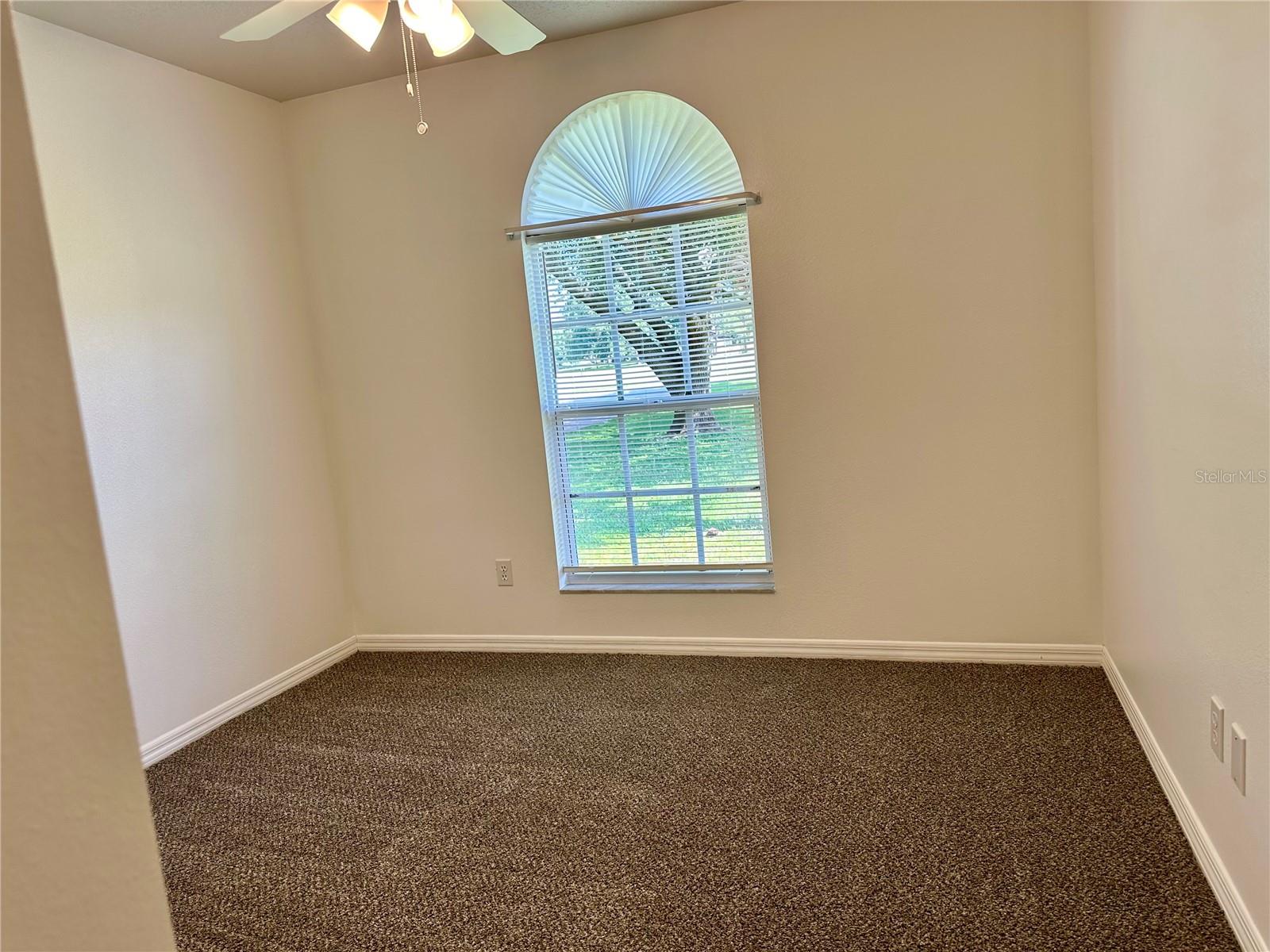 Listing photo id 16 for 4416 Redcoat Drive