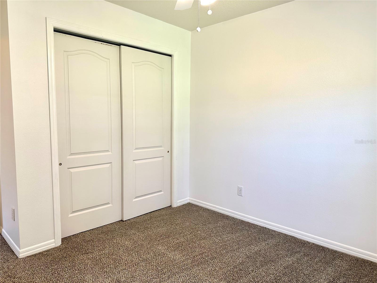 Listing photo id 17 for 4416 Redcoat Drive