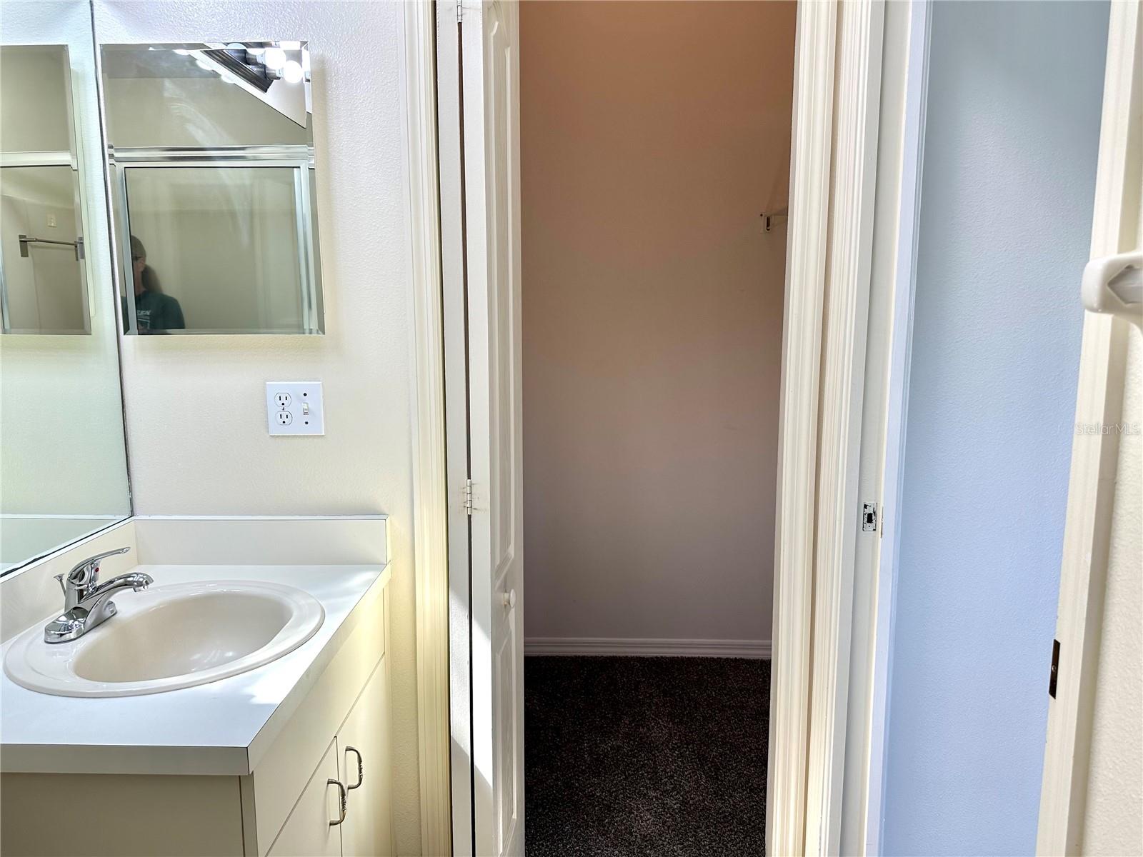 Listing photo id 22 for 4416 Redcoat Drive