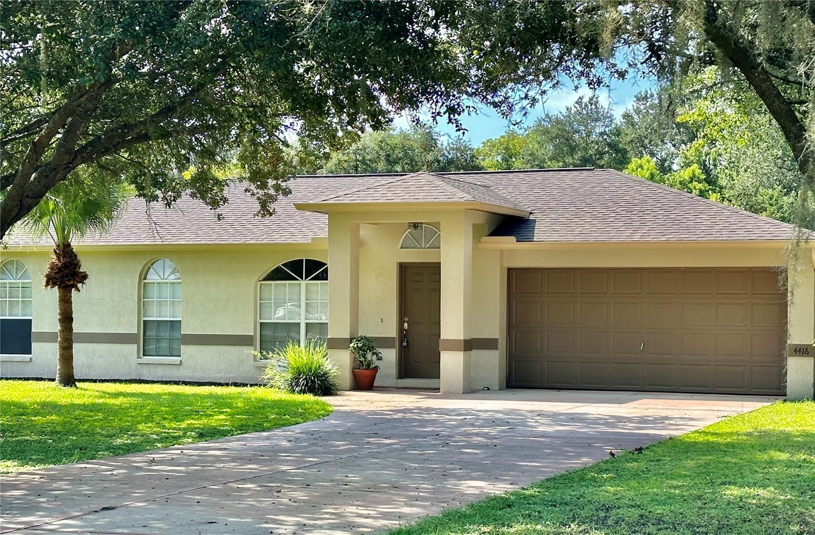 Listing photo id 2 for 4416 Redcoat Drive