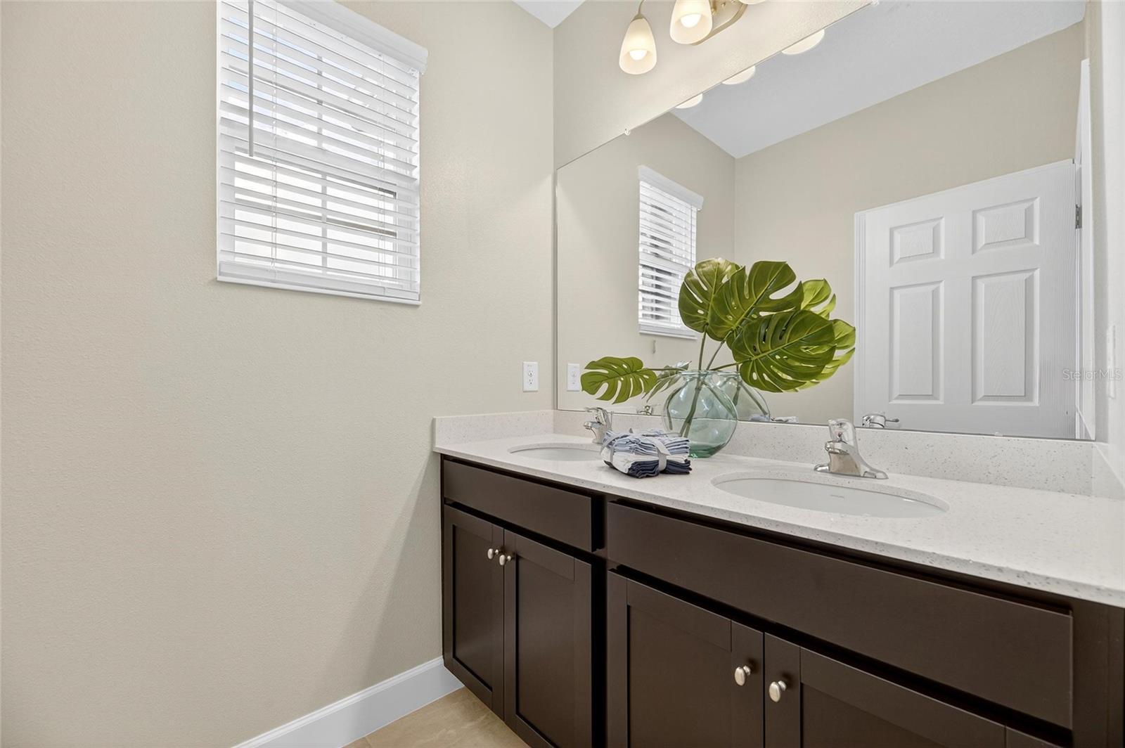 Image 42 of 76 For 5534 Silver Sun Drive