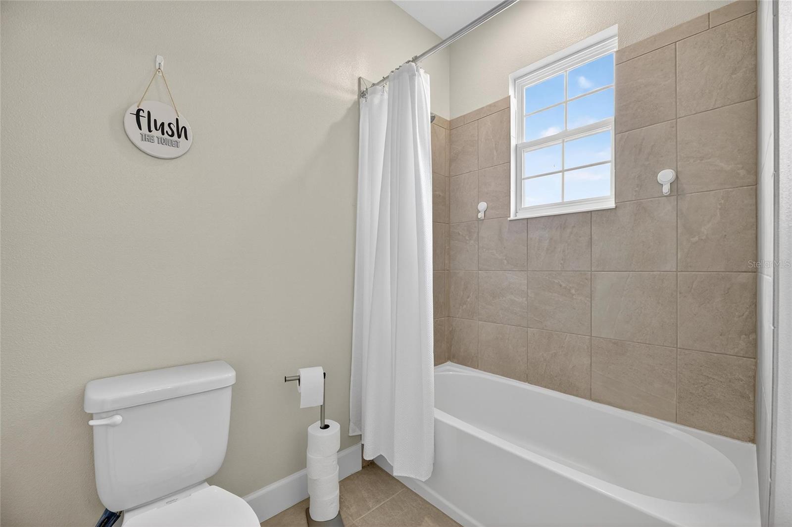 Image 43 of 76 For 5534 Silver Sun Drive