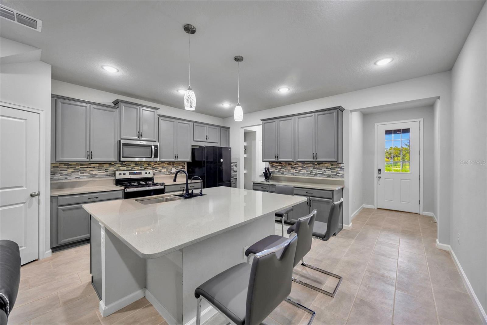 Image 6 of 33 For 2595 Everglade Way