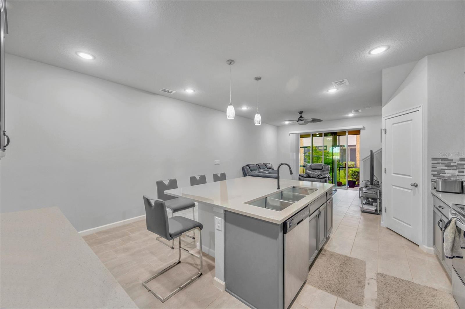 Image 8 of 33 For 2595 Everglade Way