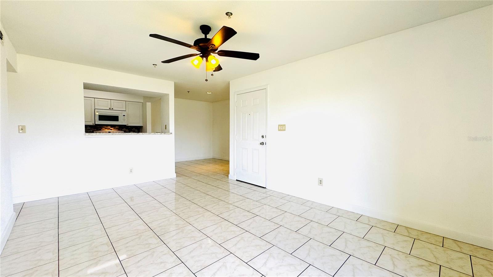 Image 11 of 30 For 2915 Winkler Avenue 811