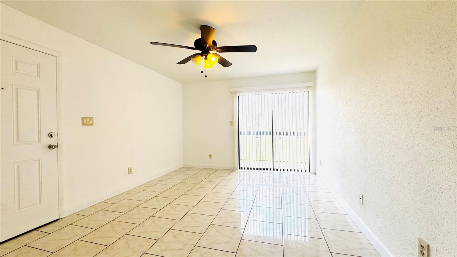 Image 13 of 30 For 2915 Winkler Avenue 811