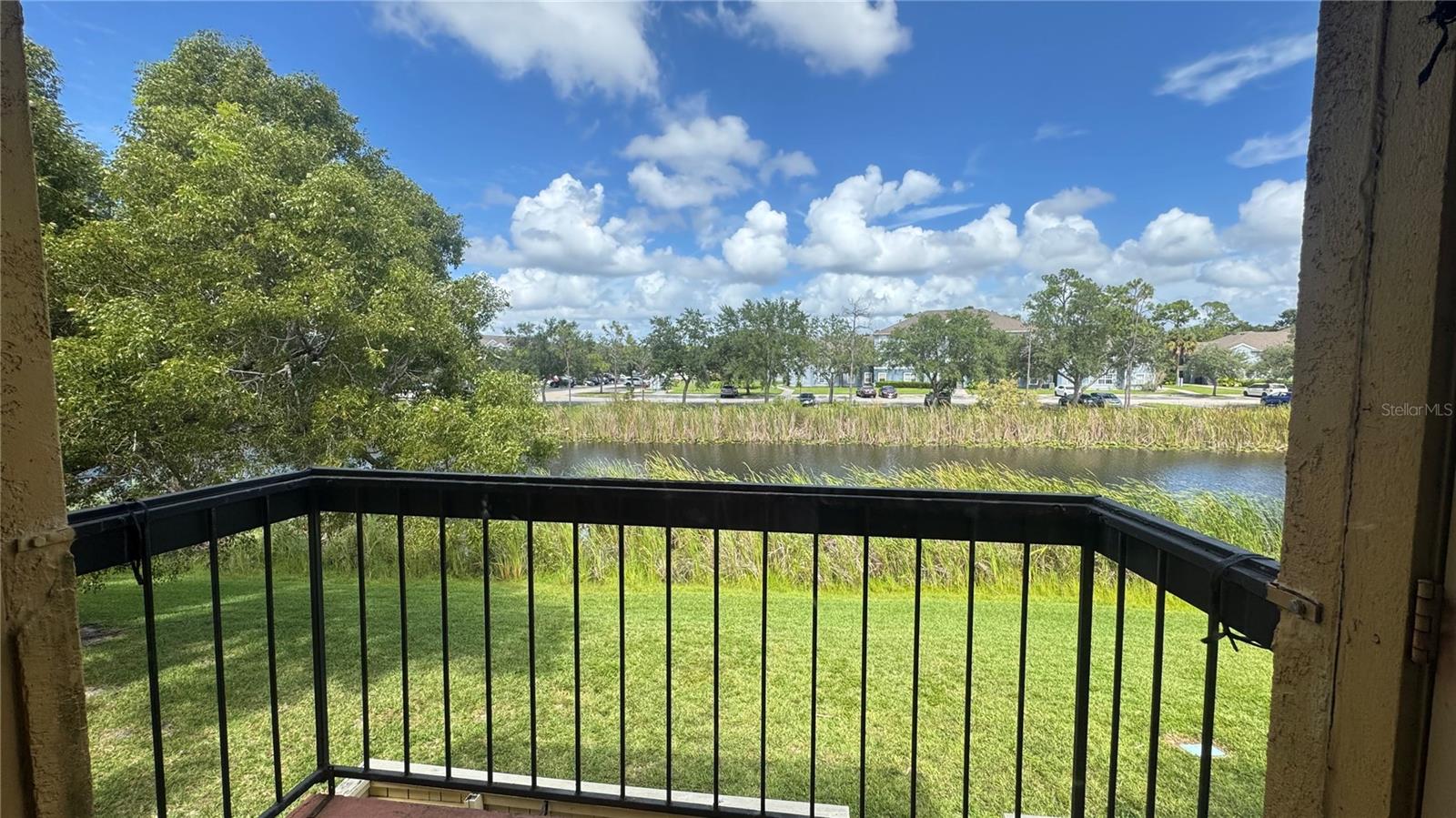 Image 15 of 30 For 2915 Winkler Avenue 811