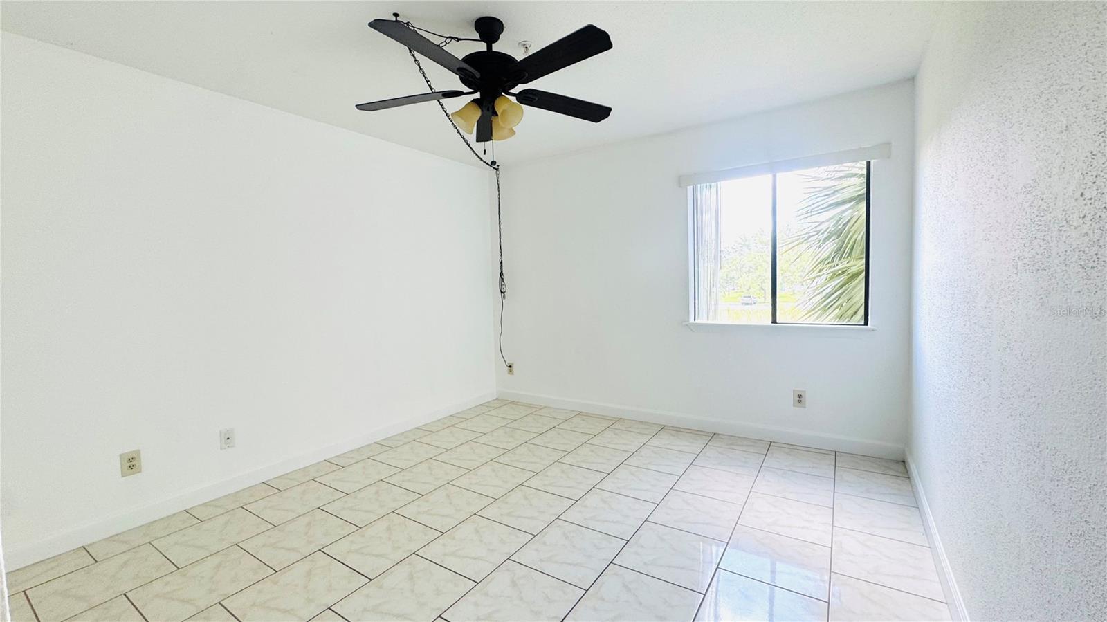 Image 18 of 30 For 2915 Winkler Avenue 811