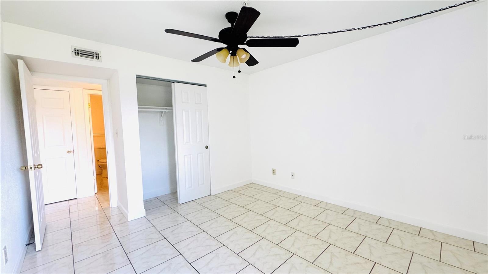 Image 19 of 30 For 2915 Winkler Avenue 811