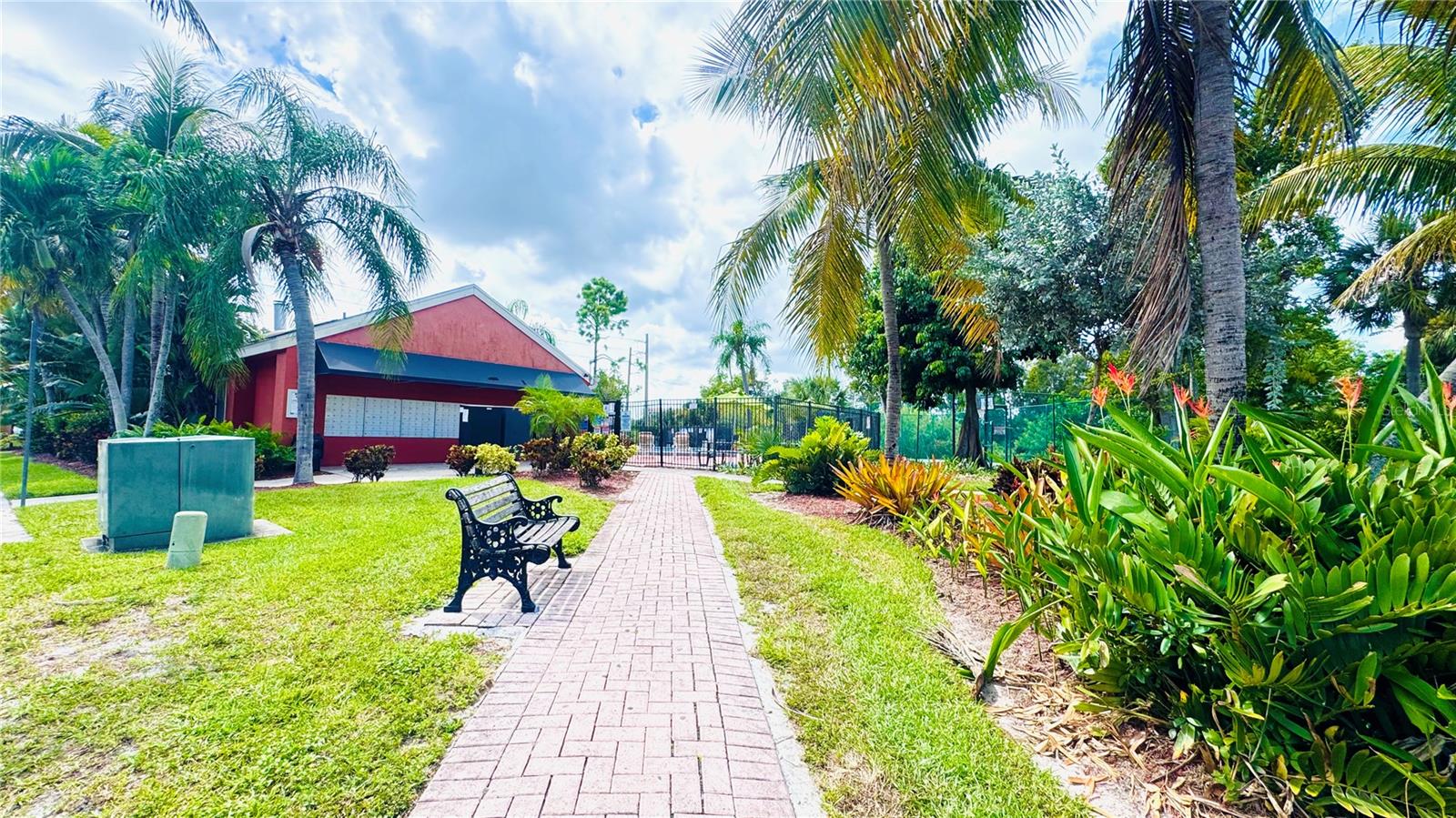 Image 25 of 30 For 2915 Winkler Avenue 811