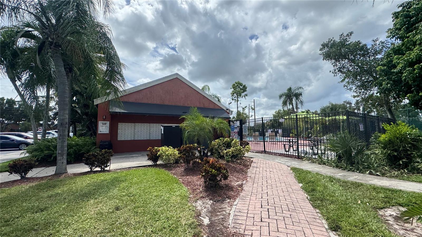 Image 26 of 30 For 2915 Winkler Avenue 811