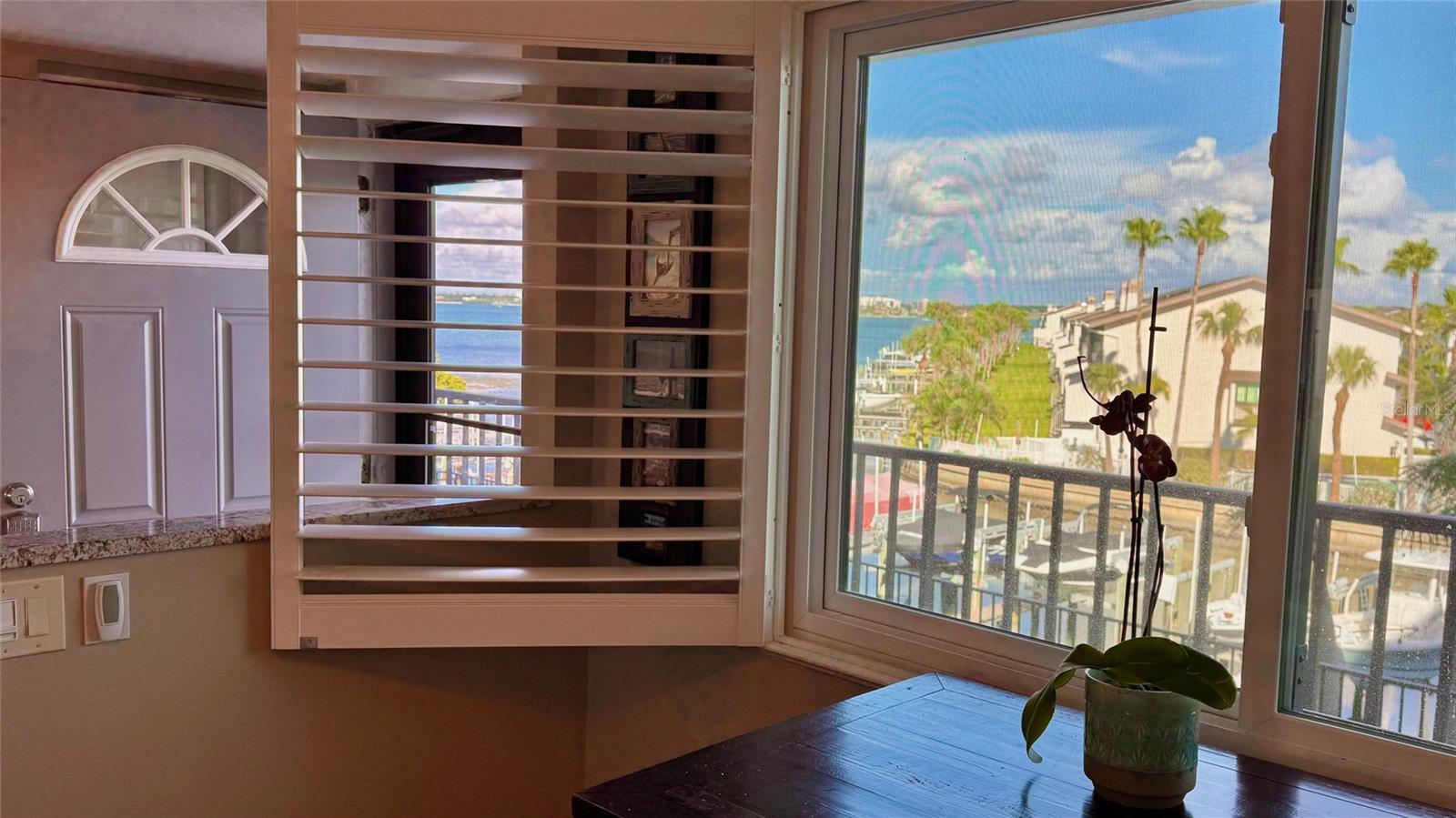 Image 10 of 51 For 1581 Gulf Boulevard 203n