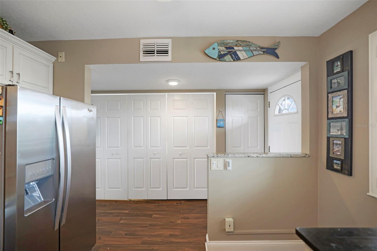 Image 12 of 51 For 1581 Gulf Boulevard 203n