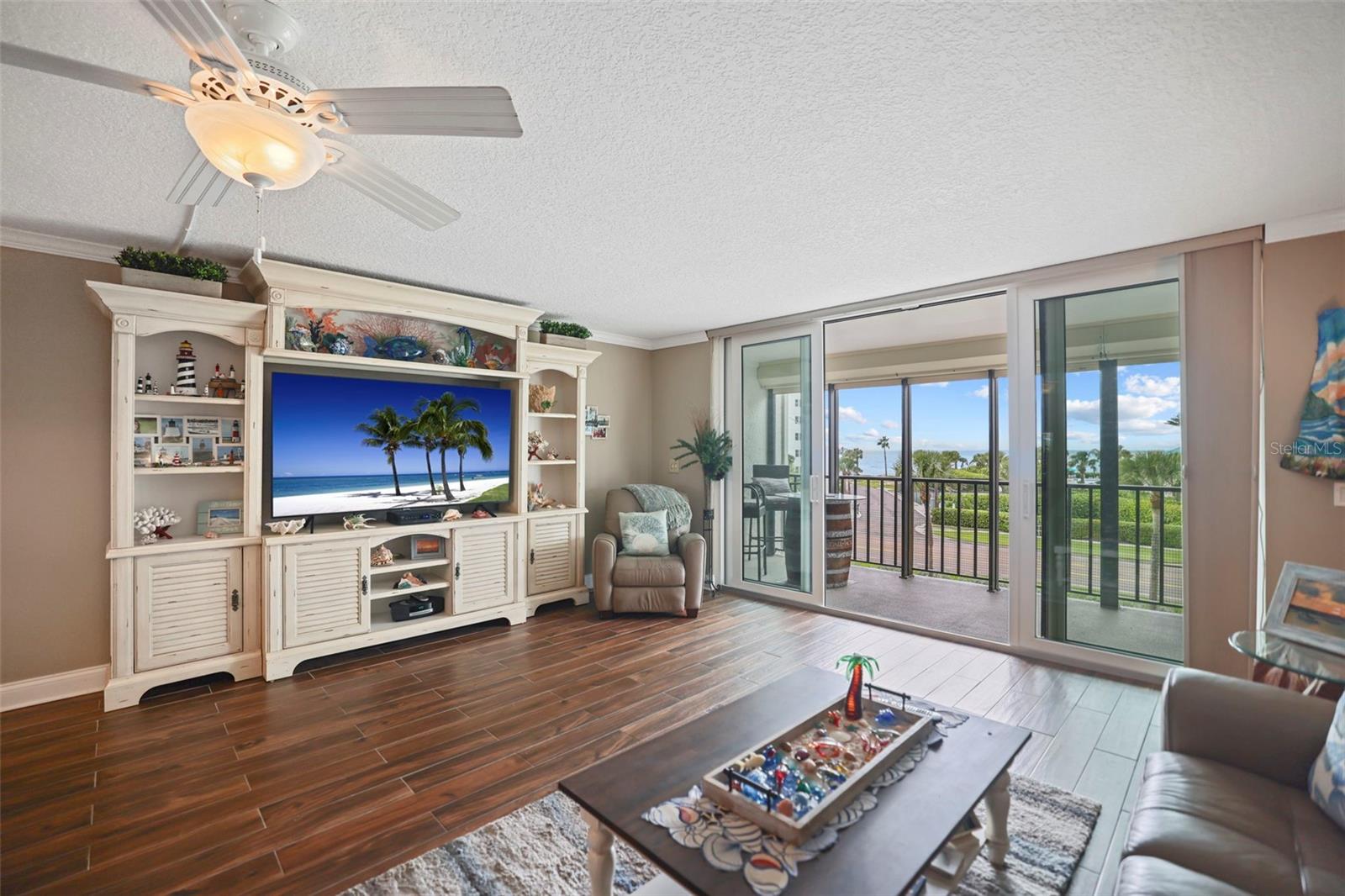Image 13 of 51 For 1581 Gulf Boulevard 203n