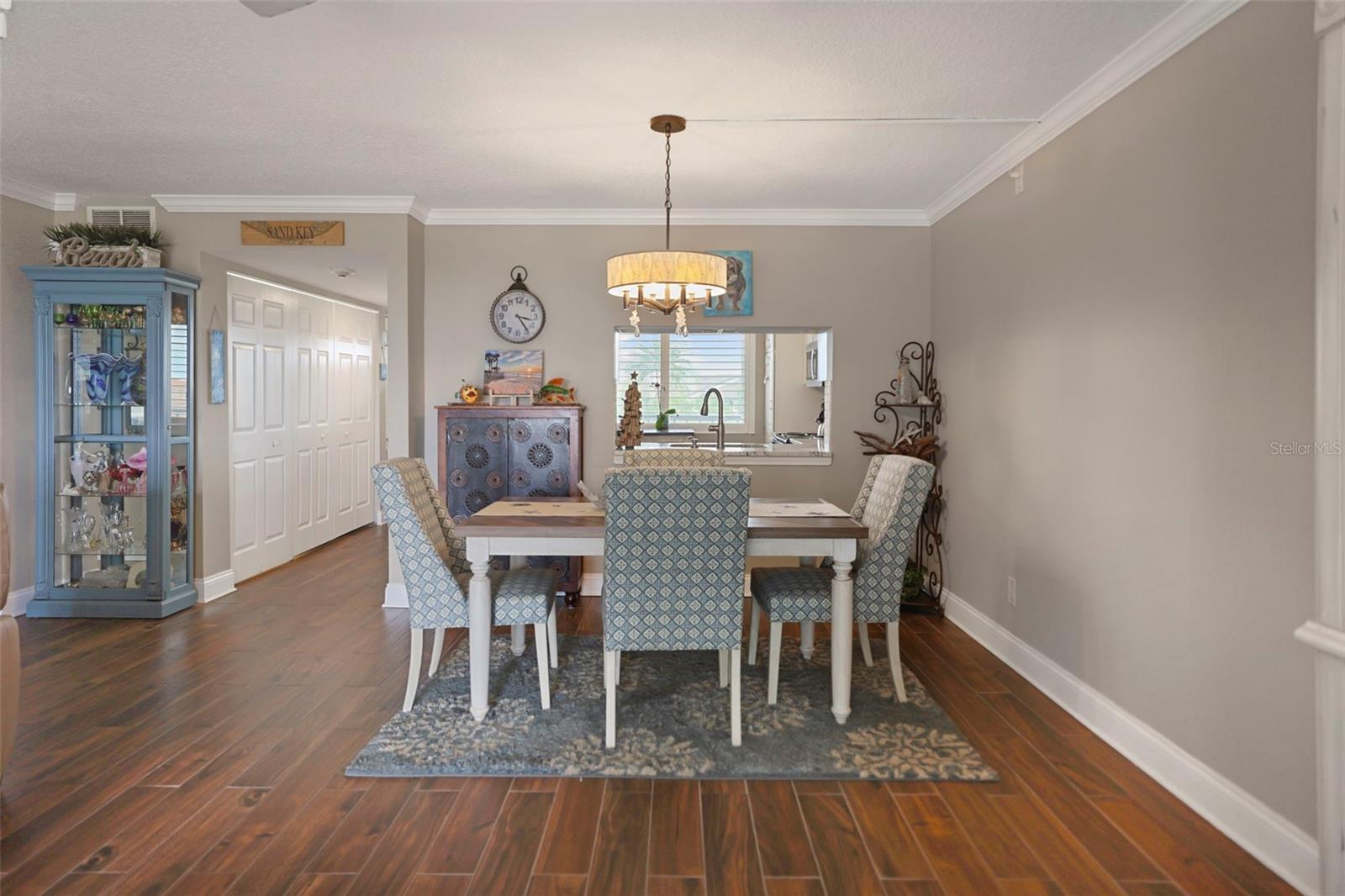 Image 17 of 51 For 1581 Gulf Boulevard 203n