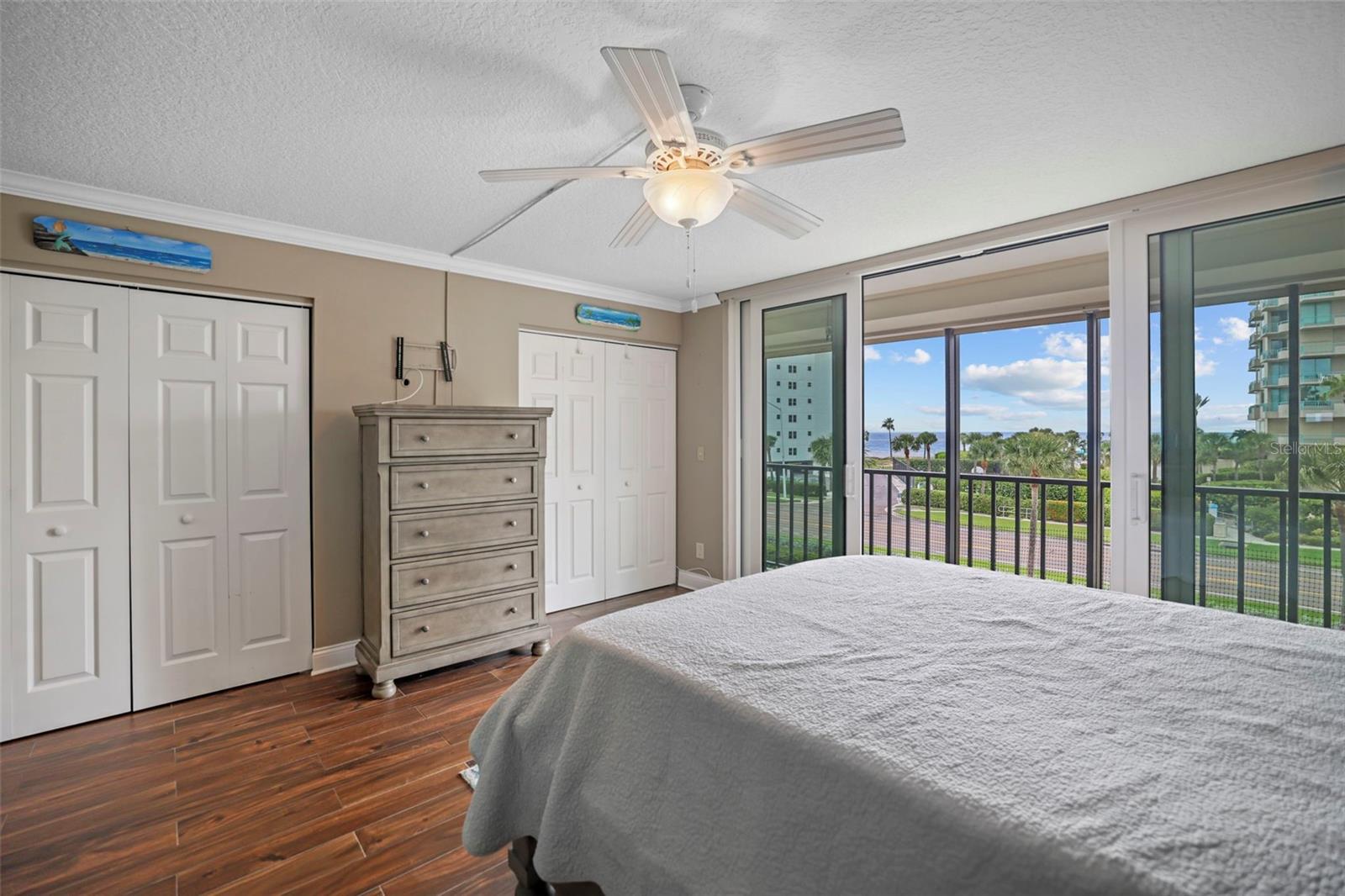 Image 18 of 51 For 1581 Gulf Boulevard 203n