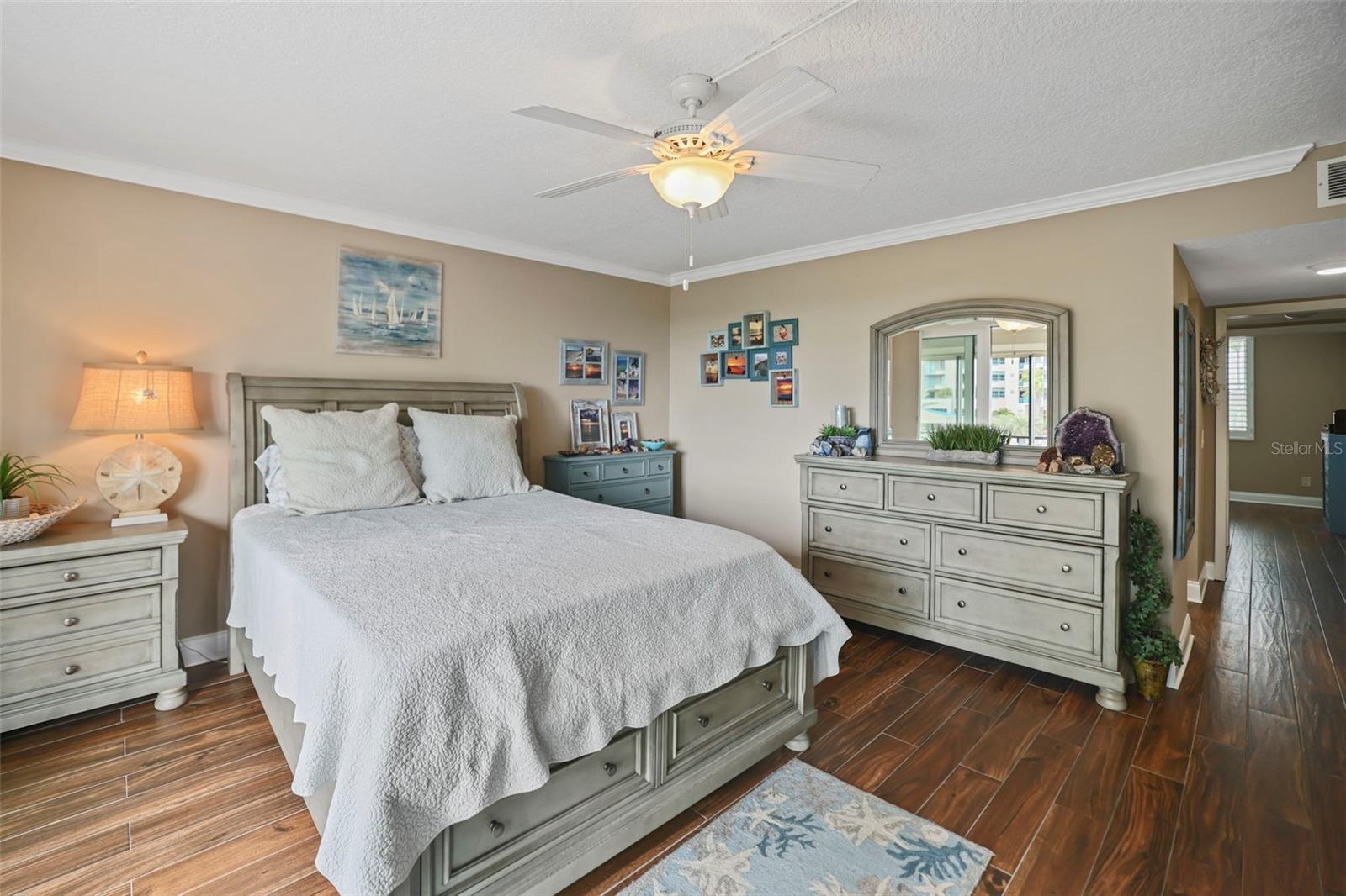 Image 19 of 51 For 1581 Gulf Boulevard 203n