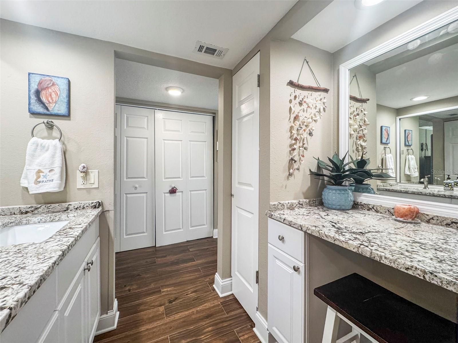 Image 24 of 51 For 1581 Gulf Boulevard 203n