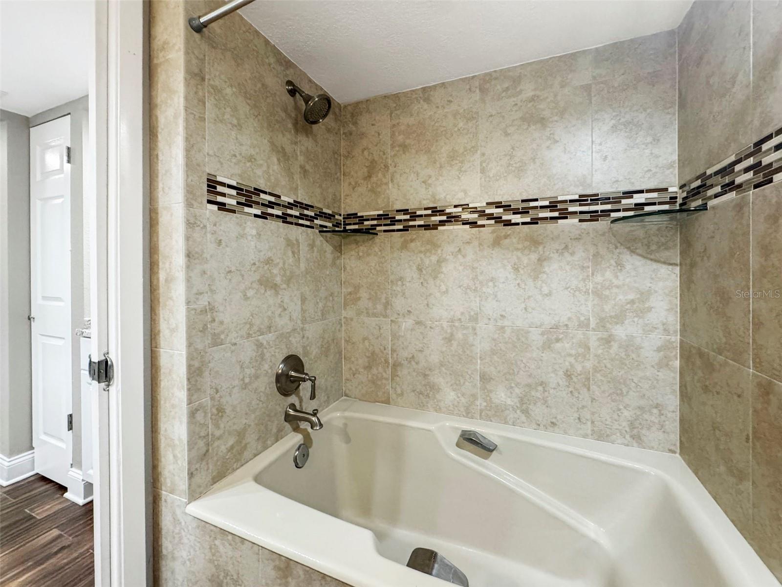 Image 26 of 51 For 1581 Gulf Boulevard 203n
