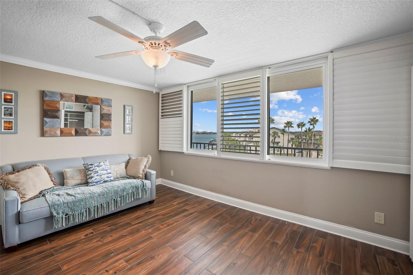 Image 27 of 51 For 1581 Gulf Boulevard 203n