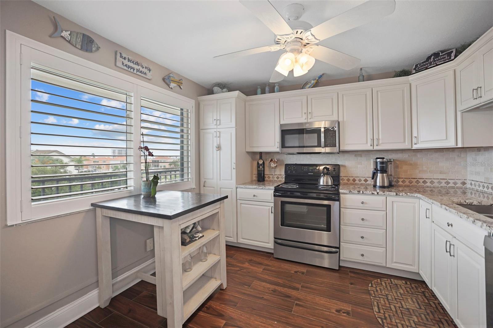 Image 3 of 51 For 1581 Gulf Boulevard 203n