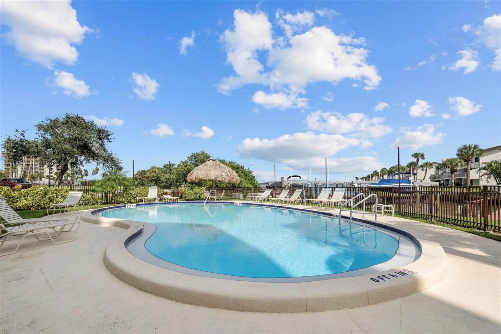 Image 33 of 51 For 1581 Gulf Boulevard 203n