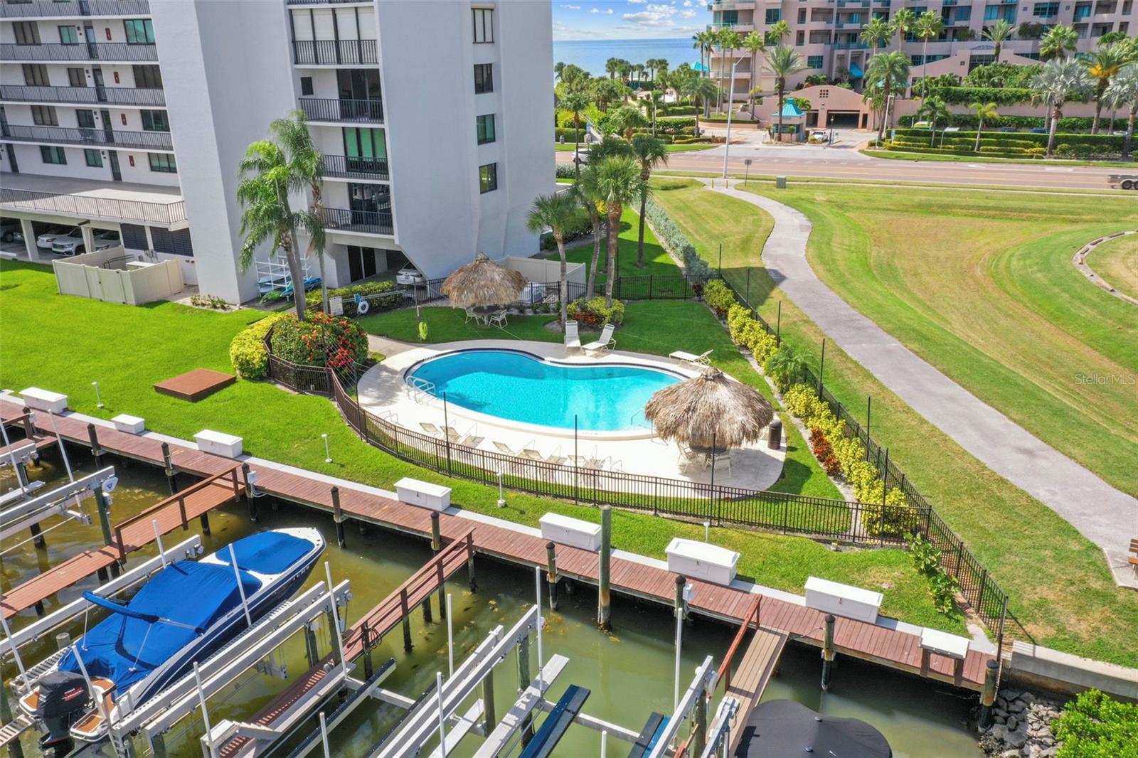 Image 34 of 51 For 1581 Gulf Boulevard 203n