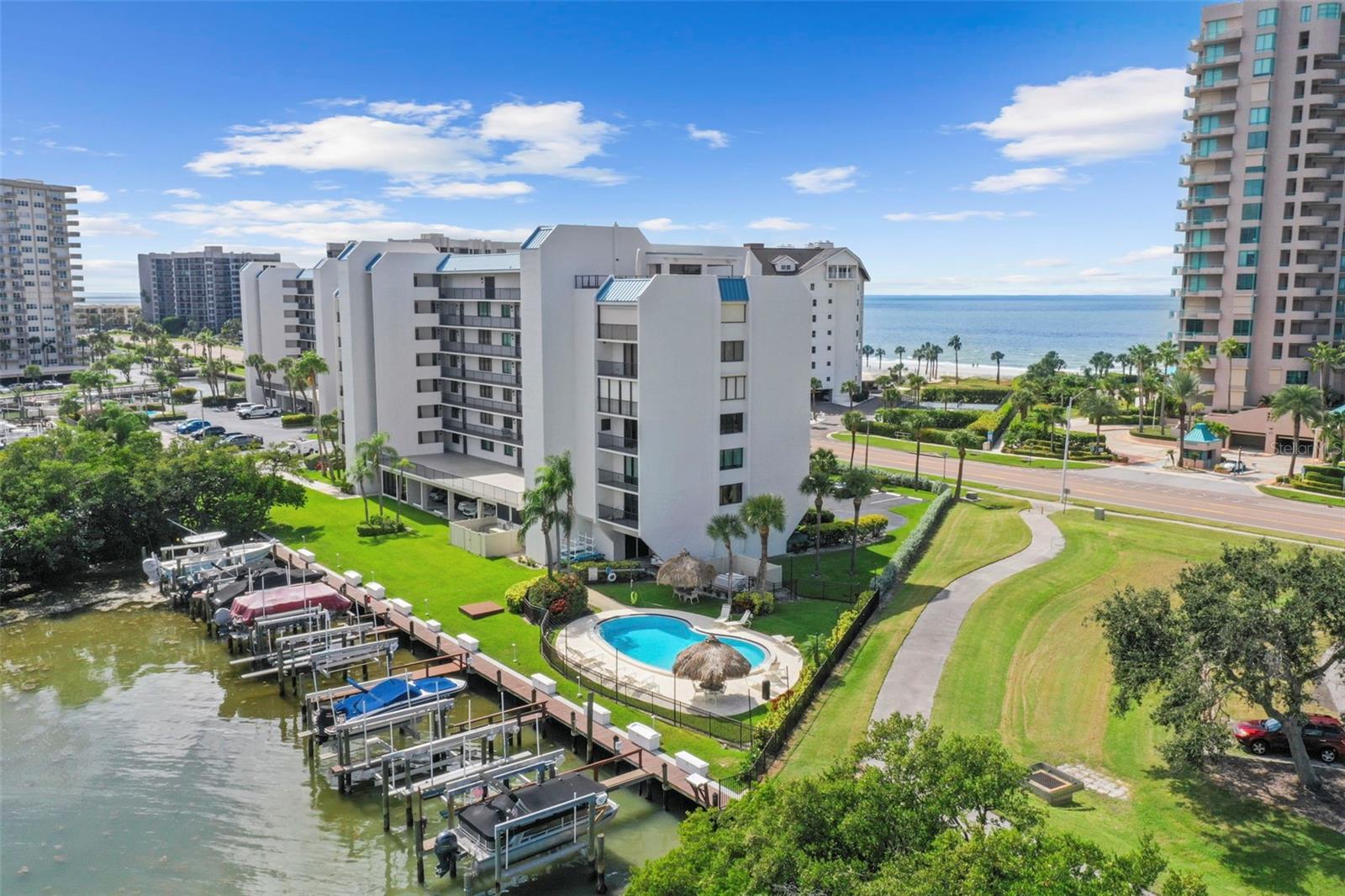 Image 35 of 51 For 1581 Gulf Boulevard 203n