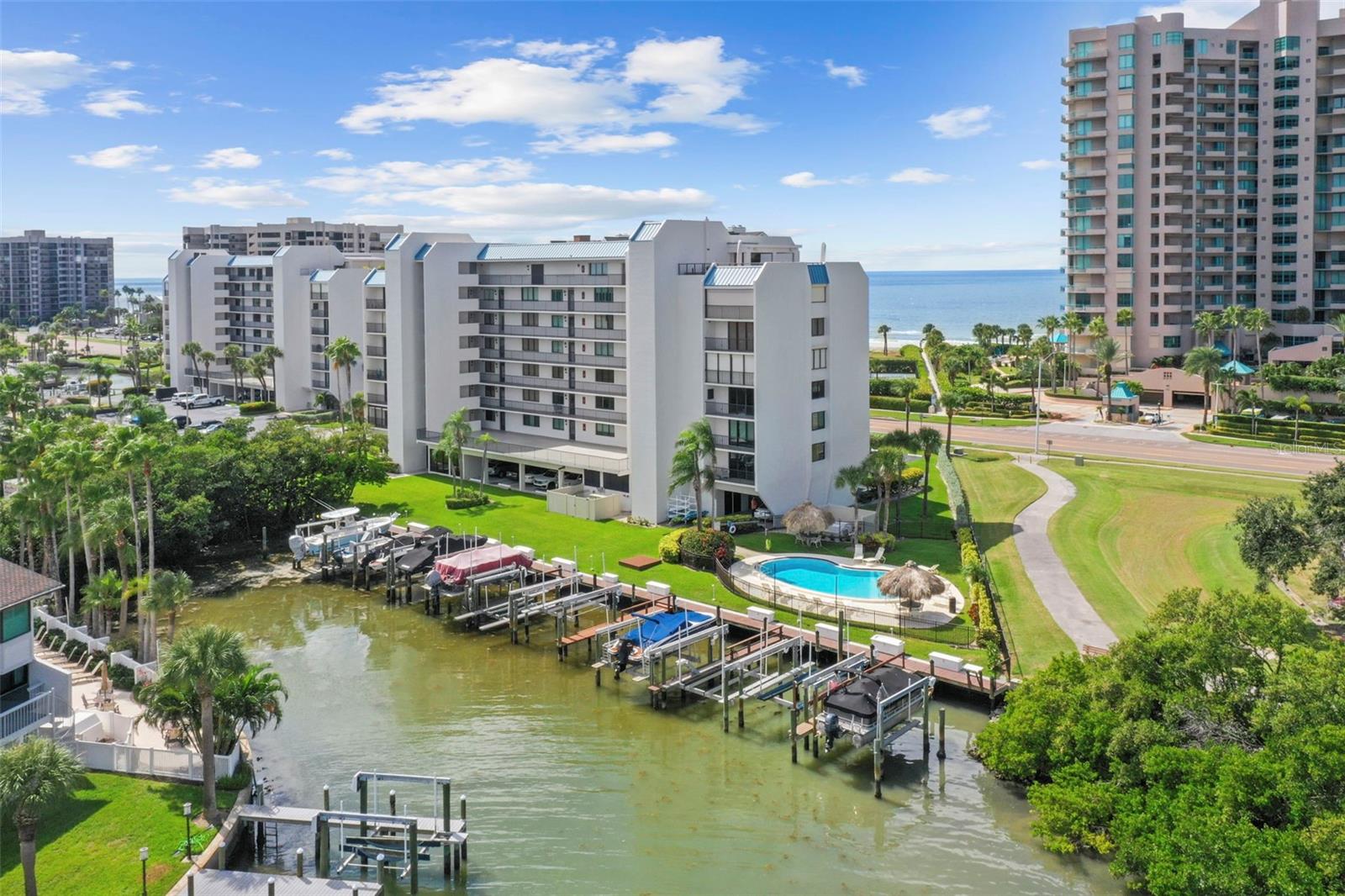 Image 36 of 51 For 1581 Gulf Boulevard 203n