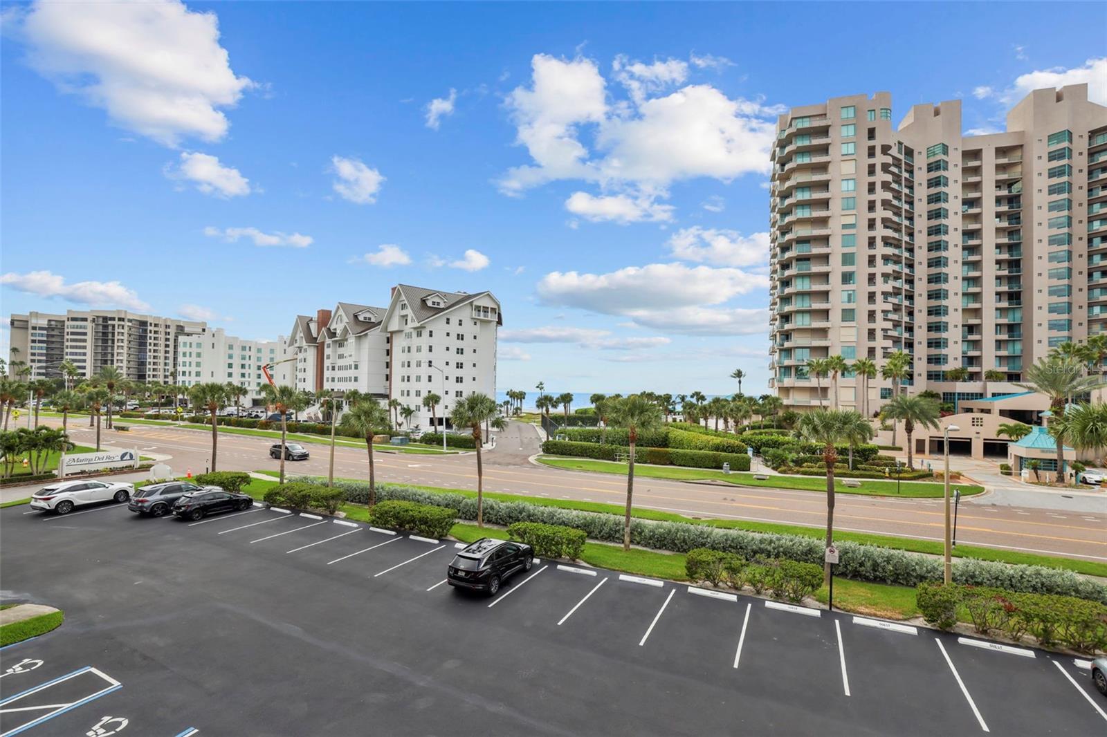 Image 40 of 51 For 1581 Gulf Boulevard 203n