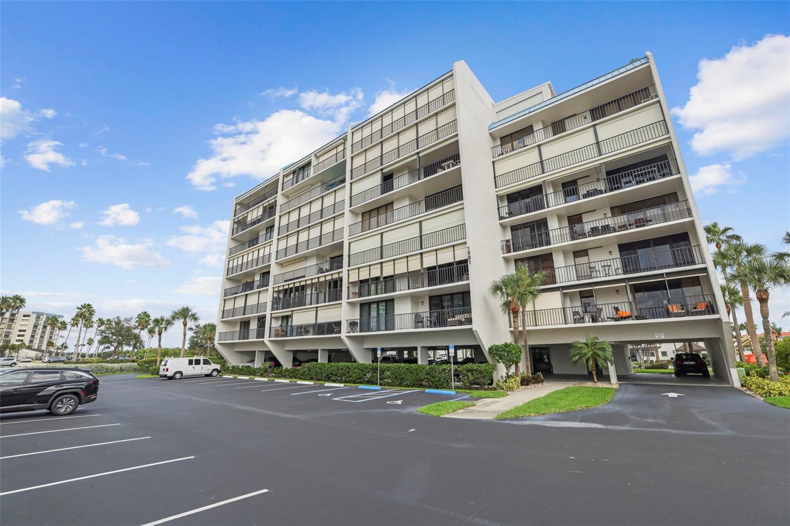 Image 42 of 51 For 1581 Gulf Boulevard 203n