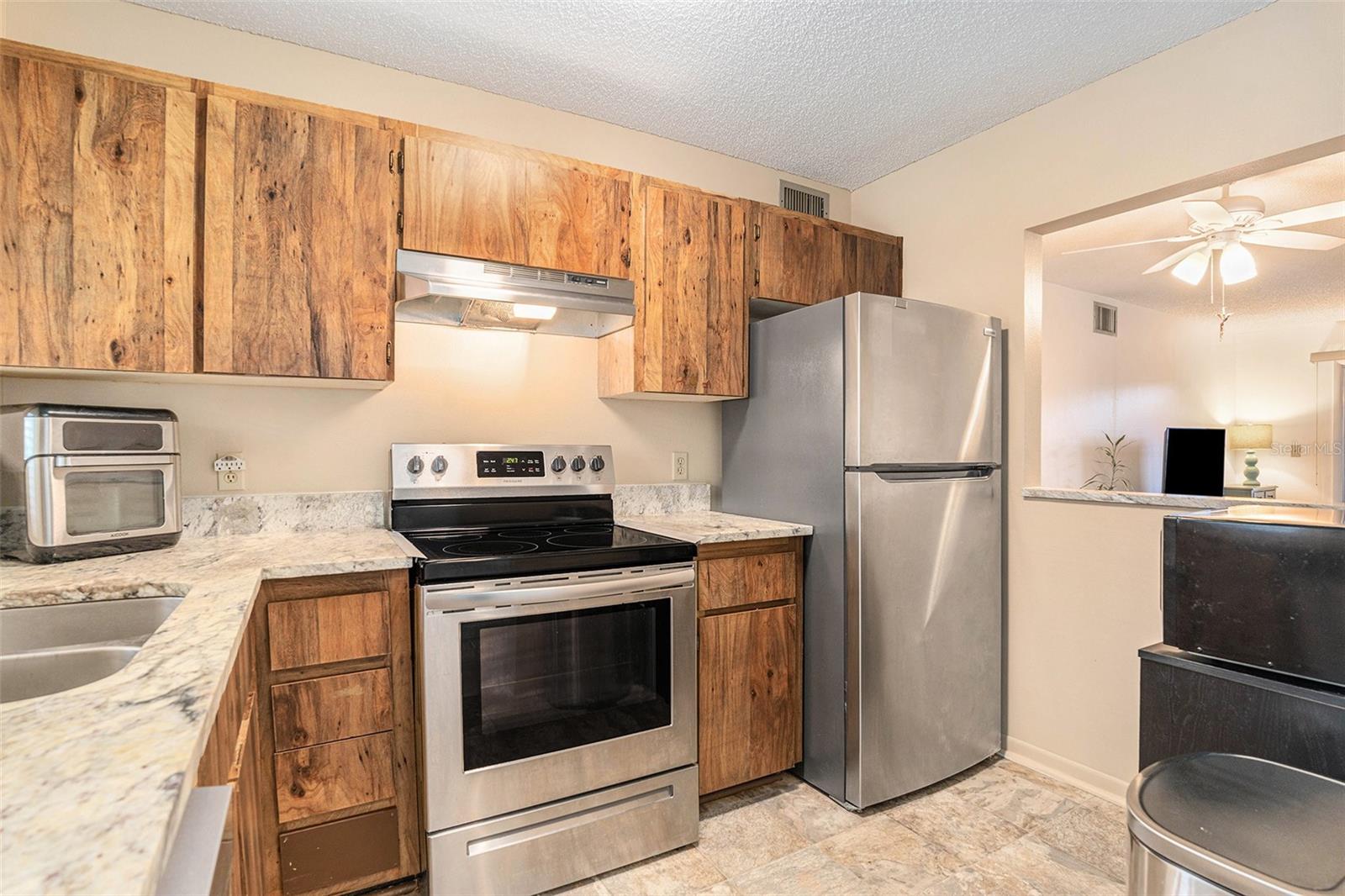 Image 11 of 27 For 801 83rd Avenue N 127