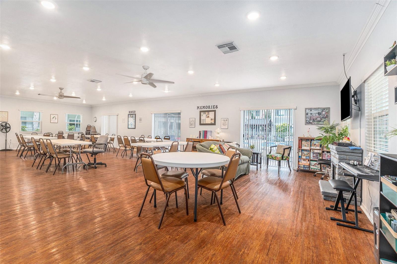 Image 22 of 27 For 801 83rd Avenue N 127
