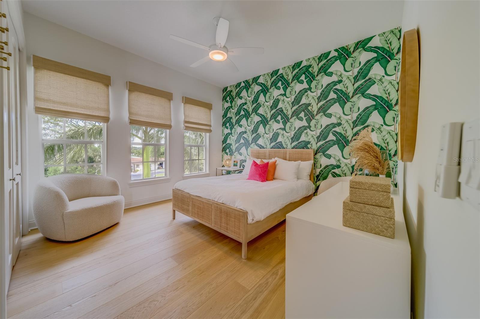 Image 22 of 99 For 362 41st Avenue