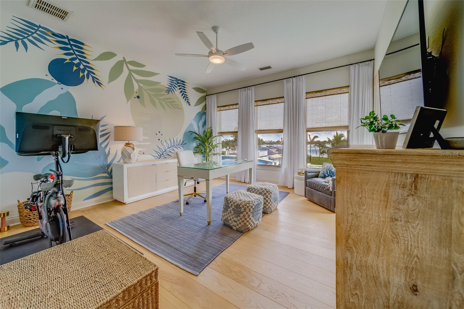 Image 25 of 99 For 362 41st Avenue