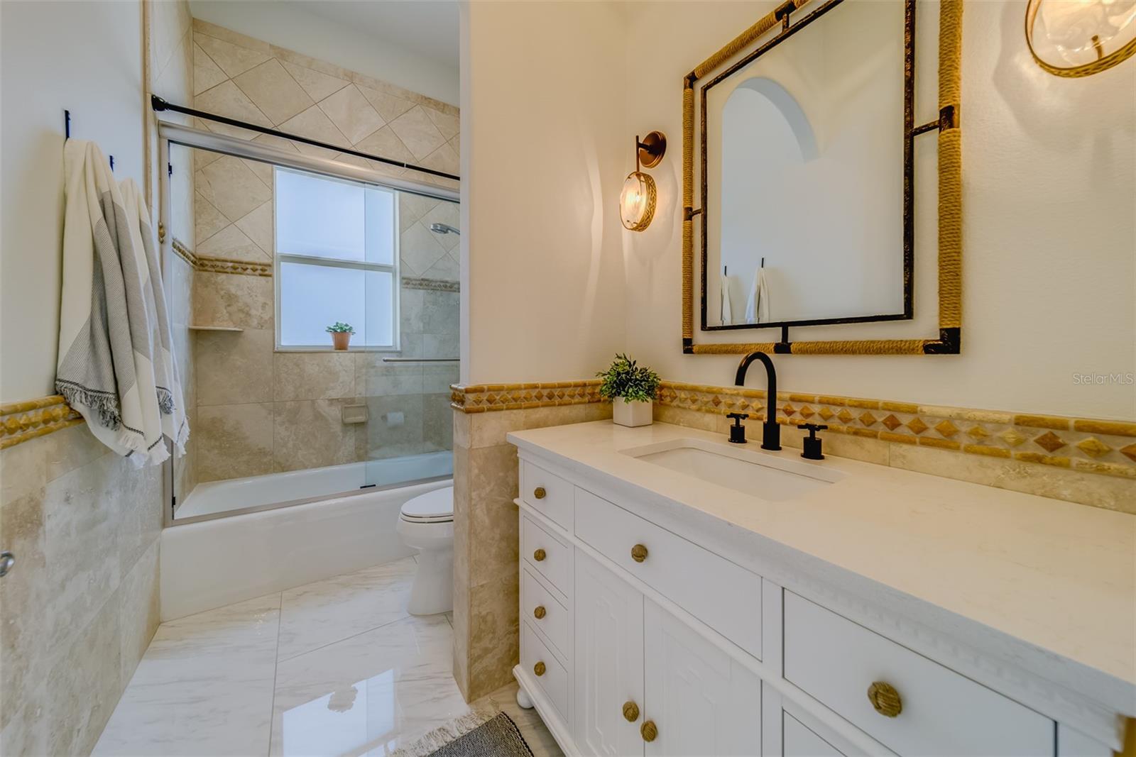 Image 54 of 99 For 362 41st Avenue