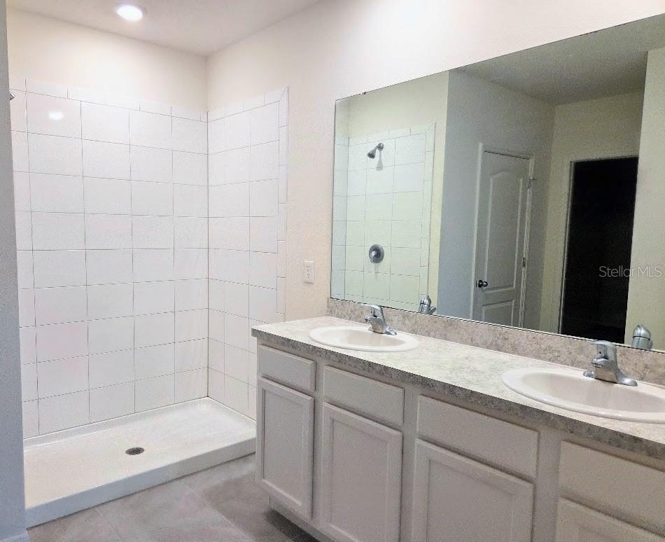 Image 10 of 21 For 2781 Grand Central Avenue