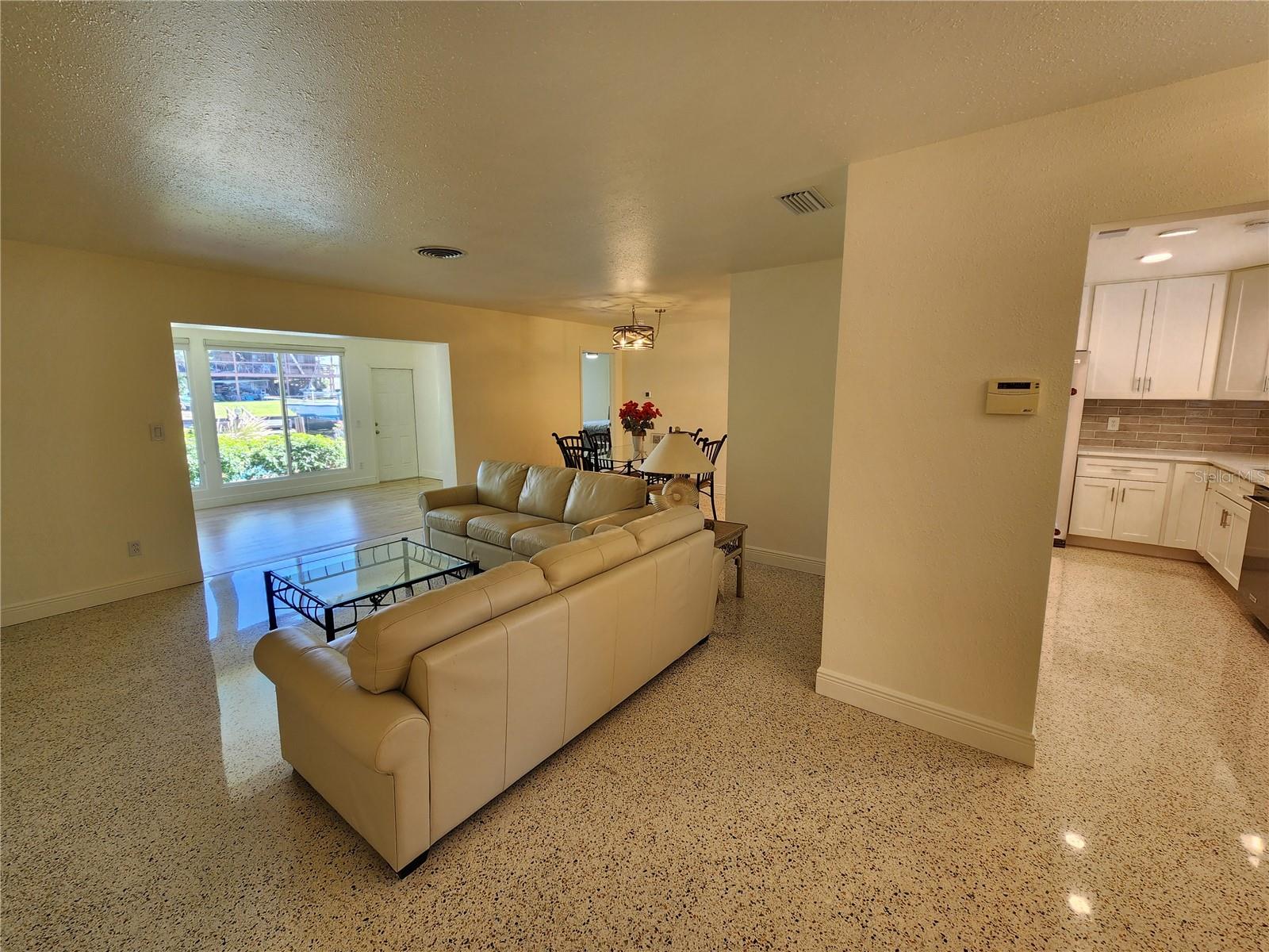 Image 28 of 33 For 3790 Beach Drive Se