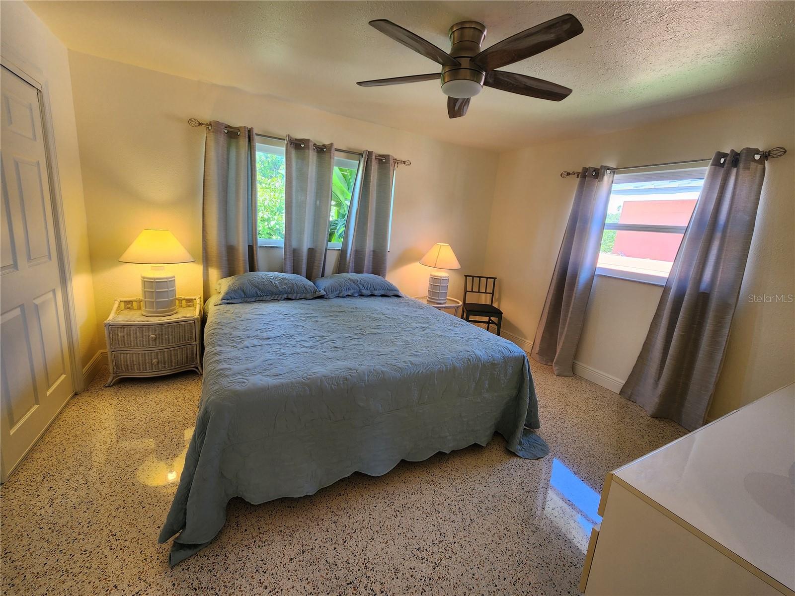 Image 29 of 33 For 3790 Beach Drive Se