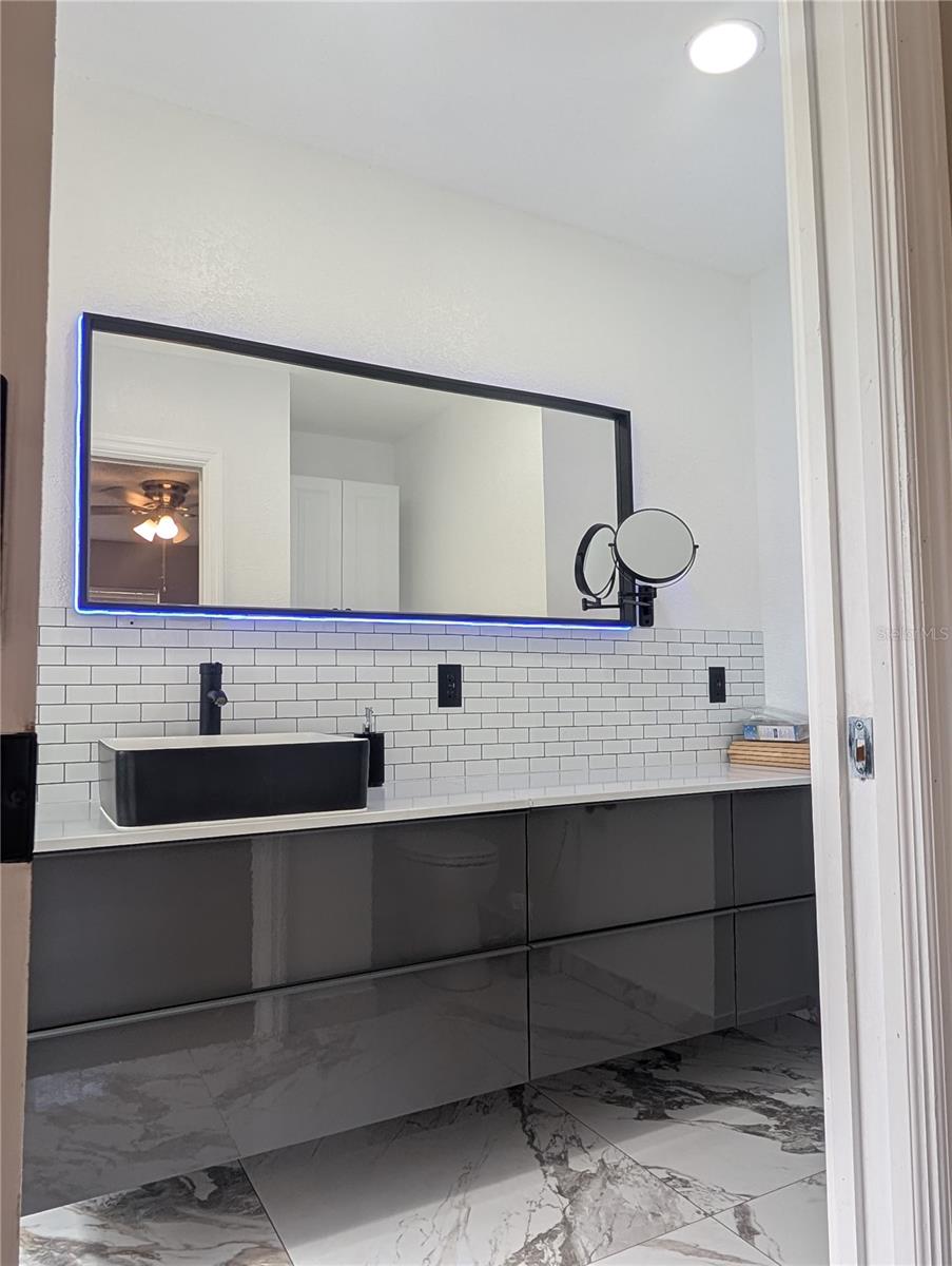 Image 14 of 56 For 4321 Deermont Circle