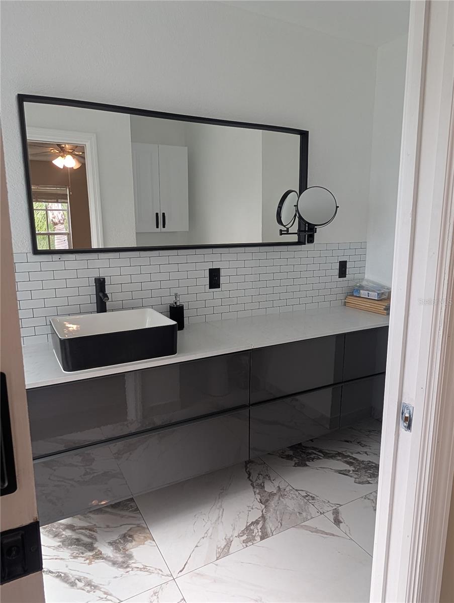 Image 16 of 56 For 4321 Deermont Circle