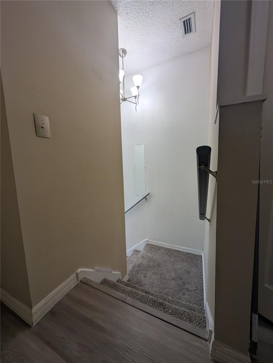 Image 17 of 56 For 4321 Deermont Circle